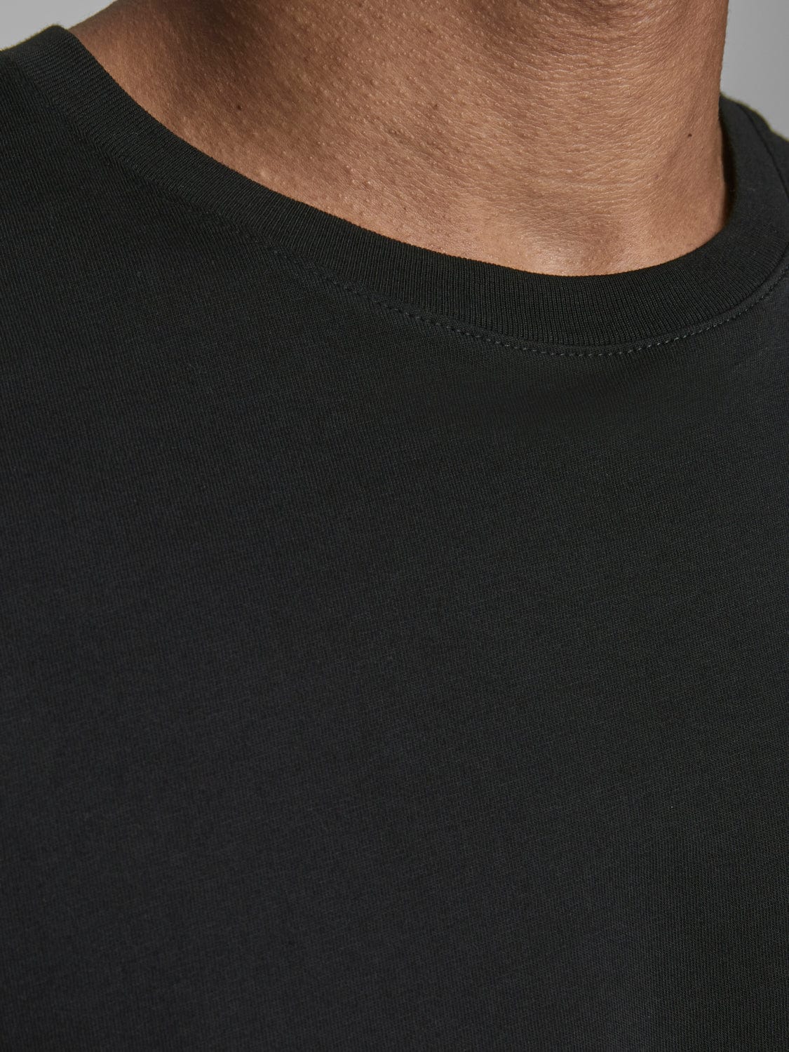 Camiseta de manga corta con logo negro - CORP