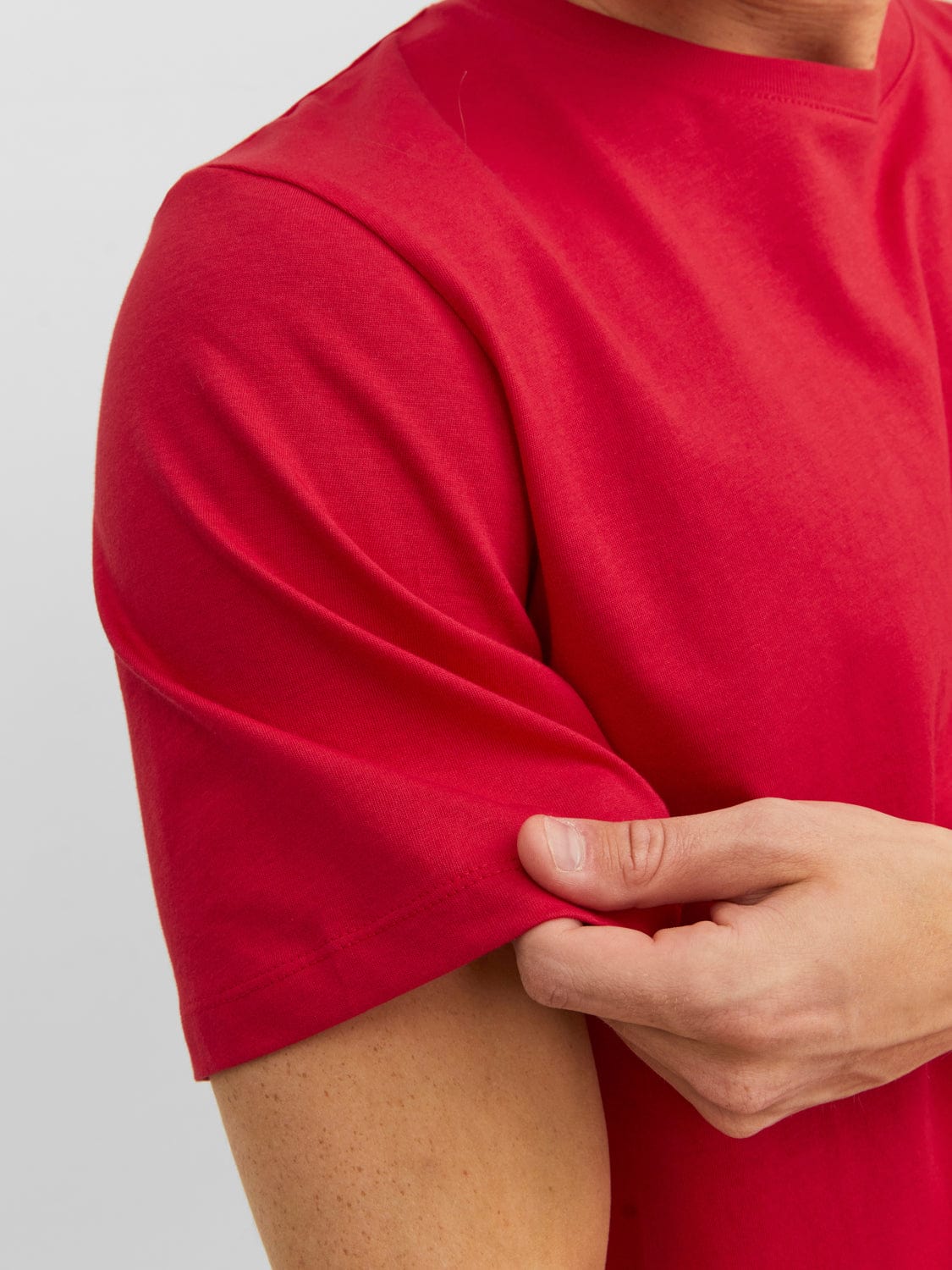 Camiseta con logo roja  -  JJECORP LOGO TEE PLAY SS O-NECK NOOS