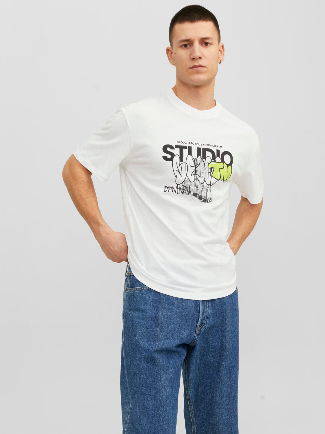 Camiseta con diseño blanca JORTHROWS