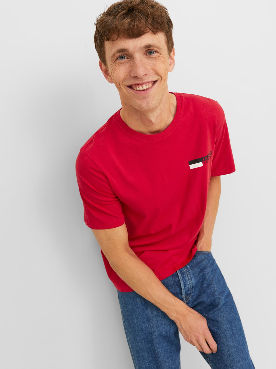 Camiseta con logo roja  -  JJECORP LOGO TEE PLAY SS O-NECK NOOS